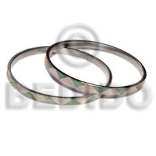 Laminated hammershell natural white green zigzag