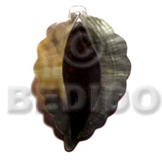 leaf  blacklip  skin 45mmx35mm - Shell Pendant