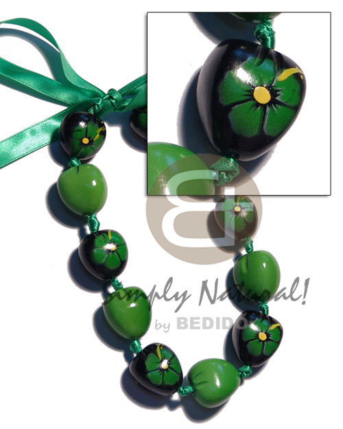 kukui nut  choker in graduated green & nat. black   two sided design ( 11pcs. ) / adjustable ribbon - Home