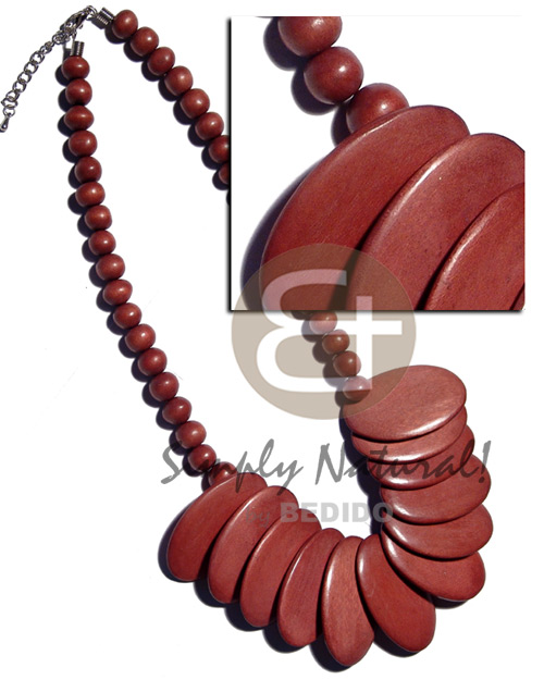 overlapping 12 pcs. dyed 30mmx45mm nat. wood ovals & 10mm nat. wood round beads - Home