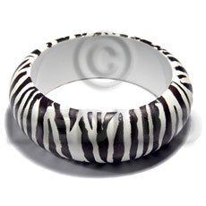 nat. white wood in white  high gloss coat  black animal print- zebra  / ht= 25mm / outer diameter =  65mm inner diameter  /  10mm thickness - Wooden Bangles
