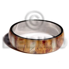 laminated inlaid  banana bark  hammershell in  3/4 in  stainless metal / 65mm in diameter - Resin Bangles