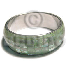 green kabibe shell  blocking in 1in. metal casing / inner diameter 65mm - Shell Bangles