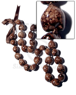32 pcs. of kukui nuts in high polished paint gloss marbleized brown/beige combination  in matching ribbon /lei / 36in - Home