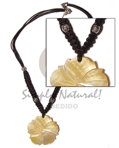 40mm grooved MOP flower in black macrame  metal beads - Home