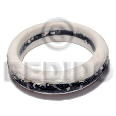 h=20mm thickness=12mm inner diameter-65mm bangle / crme/black hard resin crushed troca shells accent - Shell Bangles