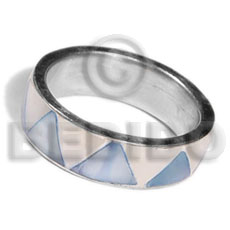 inlaid hammershell in stainless 10mm metal ring/ nat. white  and light blue combination - Home