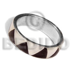 inlaid hammershell in stainless 10mm metal ring / blacktab and nat. white combination - Home