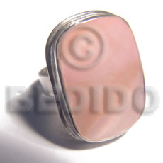 big accent haute hippie 30mmx22mm / adjustable metal ring  flat edges /  polished pearl pink hammershell - Home