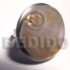 big accent haute hippie round 33mm / adjustable metal ring  flat edges/  polished brownlip shell - Home