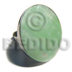 big accent haute hippie round 30mm / adjustable metal ring/  polished pastel green hammershell - Home