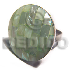 big accent haute hippie round 30mm / adjustable metal ring/  light green hammershell blocking - Home