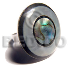 big accent haute hippie round 30mm / adjustable metal ring/  laminated paua shell and hammershell  black resin accent - Home