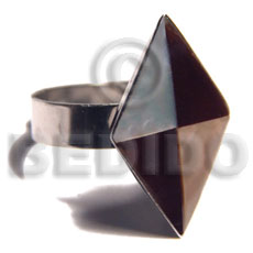 big accent haute hippie diamond 22mmx15mm / adjustable metal ring /  laminated bronwlip and blacktab combination - Home