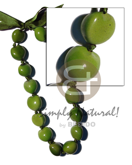 kukui nuts  / in graduated painting color avocado green ( 16 pcs. ) / adjustable ribbon - Home