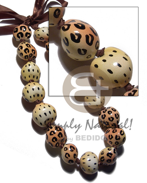 kukui seeds in animal print / leopard / 14 pcs. / in adjustable ribbon  the maximum length of 36in - Home