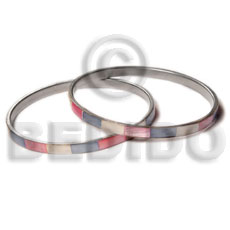 laminated hammershell pink/blue/nat. white alternate in 5mm stainless metal / 65mm in diameter / price per piece - Shell Bangles
