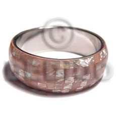 peach kabibe shell  blocking in 1in. metal casing / inner diameter 65mm - Shell Bangles