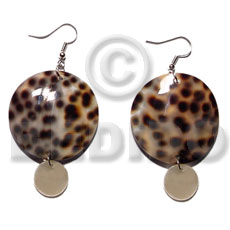 dangling round 35mm cowrie shell   10mm nat. hammershell accent - Home