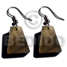 dangling 18mmx14mm pyramid blacklip  black 5mm resin backing - Home