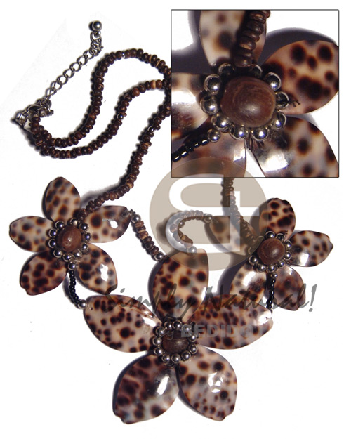 2-3mm coco Pokalet nat brown  3 pcs. cowrie tiger flower shells  ( leaf sizes - 5 pcs. 32mmx22mm/big flower / 10 pcs. 23mmx15mm /small flowers / 16in - Home