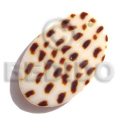 cunos oval 30 x 20mm - Shell Pendant