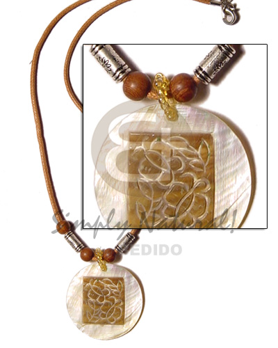 45mm round hammershell  skin/wood beads - Home