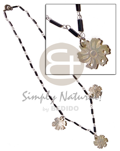 black cut glass beads in metal looping  dangling 3 20mm flower hammershells - Home