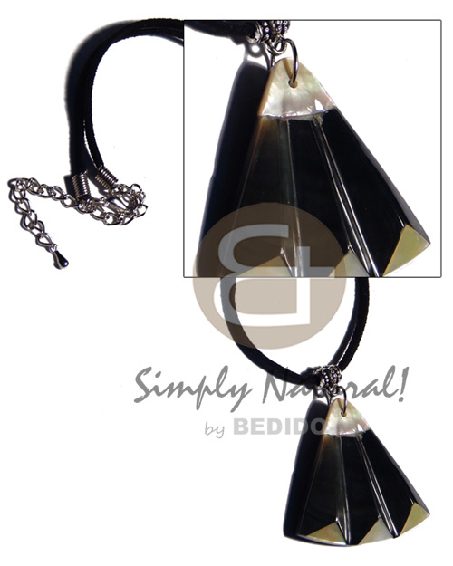 40mmx42mm laminated MOP/blacktab accordion fan pendant  resin backing in leather thong - Home