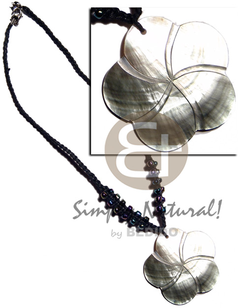 beaded macrame  45mm scallop blacklip pendant - Home