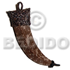 textured marbled brown 100mmx30mm nat. wood fang pendant  nito holder - Wooden Pendant