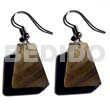 Dangling 18mmx14mm pyramid blacklip